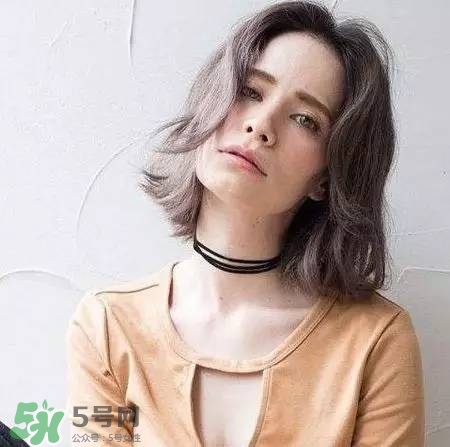 夏天頭發(fā)染什么顏色好看 夏天染什么顏色的頭發(fā)好看 夏天頭發(fā)染什么顏色好看 夏天染什么顏色的頭發(fā)好看