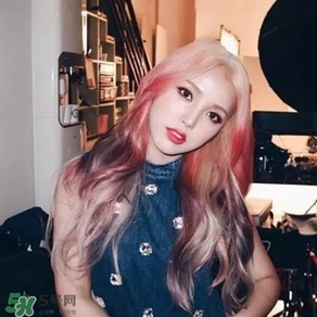 夏天頭發(fā)染什么顏色好看 夏天染什么顏色的頭發(fā)好看 夏天頭發(fā)染什么顏色好看 夏天染什么顏色的頭發(fā)好看