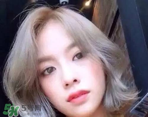 夏天頭發(fā)染什么顏色好看 夏天染什么顏色的頭發(fā)好看 夏天頭發(fā)染什么顏色好看 夏天染什么顏色的頭發(fā)好看