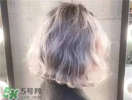 夏天頭發(fā)染什么顏色好看 夏天染什么顏色的頭發(fā)好看 夏天頭發(fā)染什么顏色好看 夏天染什么顏色的頭發(fā)好看