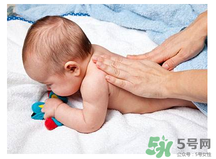 夏天寶寶發(fā)燒能開空調(diào)嗎？寶寶發(fā)燒能不能吹空調(diào)？