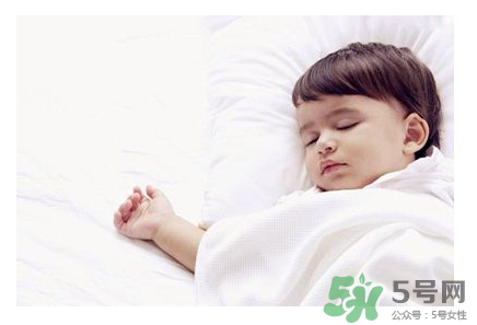 夏天嬰兒房空調(diào)溫度多少合適？有新生兒空調(diào)開多少度？