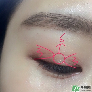 愛麗小屋櫻花眼影畫法 愛麗小屋櫻花眼影盤教程 愛麗小屋櫻花眼影畫法 愛麗小屋櫻花眼影盤教程