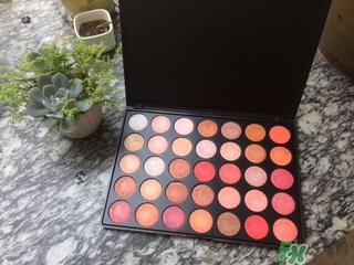 ismine伊姿蔓是什么牌子？伊姿蔓眼影色號試色