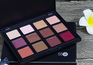 ismine伊姿蔓眼影怎么樣？伊姿蔓和morphe眼影對(duì)比