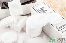 化妝棉卸妝要打濕嗎？卸妝棉卸妝要不要打濕》