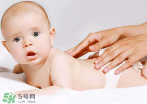 哄寶寶睡覺(jué)可以搖晃嗎？哄寶寶睡覺(jué)搖晃有害嗎？