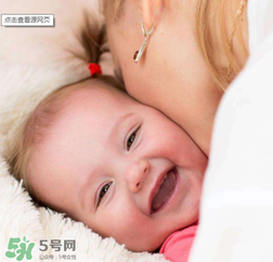 哄寶寶睡覺(jué)可以搖晃嗎？哄寶寶睡覺(jué)搖晃有害嗎？