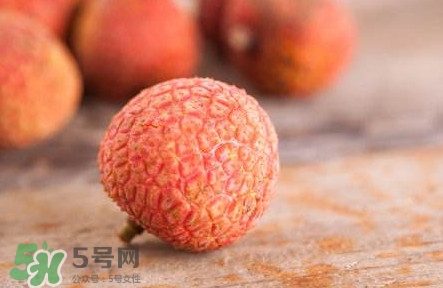 荔枝用什么藥水保鮮？吃荔枝為什么要用鹽水泡