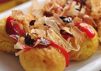 章魚(yú)燒是哪個(gè)國(guó)家的小吃？章魚(yú)燒上面的皮是什么