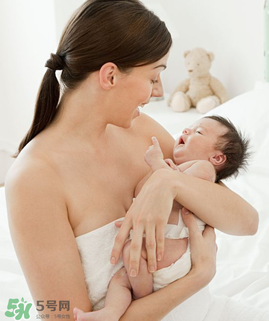 早產(chǎn)兒智力低下的表現(xiàn)是怎樣的？早產(chǎn)兒智力會(huì)低下嗎？