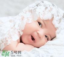 早產(chǎn)兒幾個月可以添加輔食？早產(chǎn)兒添加輔食需要延遲嗎？