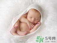 早產(chǎn)兒奶粉有必要嗎？早產(chǎn)兒可以吃普通奶粉嗎？