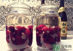 楊梅泡酒是青的好還是紅的好？楊梅酒用什么顏色的楊梅？