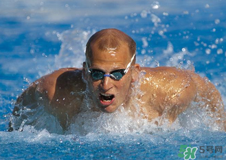 幾月份適合游泳？幾月份可以游泳？