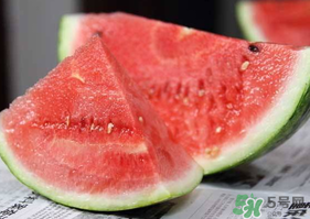 西瓜籽卡在喉嚨怎么辦？西瓜籽卡在氣管怎么辦？