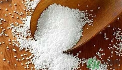 食鹽發(fā)藍(lán)怎么回事？食鹽中一般會(huì)添加什么食品添加劑