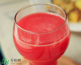 西瓜汁為什么會(huì)分層？西瓜汁分層還能喝嗎？