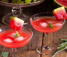 西瓜汁為什么會(huì)分層？西瓜汁分層還能喝嗎？