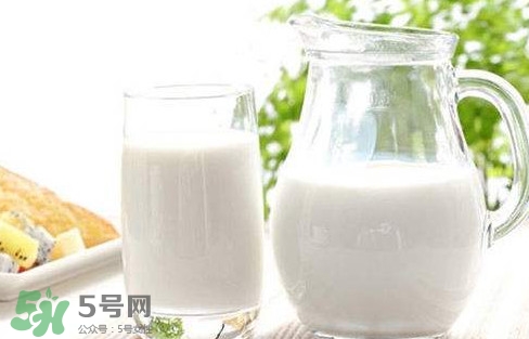 芭蕉能和牛奶一起吃嗎？牛奶可以和芭蕉一起吃嗎