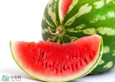 催熟的西瓜能吃嗎？催熟的西瓜吃了會怎樣？
