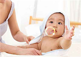 寶寶能用艾葉水洗澡嗎？嬰兒能用艾葉水洗澡嗎？