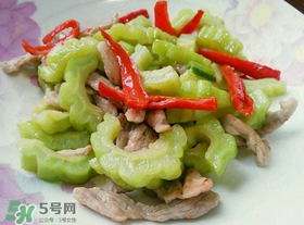 苦瓜炒肉怎么炒不苦？苦瓜炒肉怎么做才不苦？