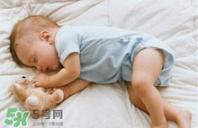 嬰兒床上用品有哪些？嬰兒床上用品需要準(zhǔn)備什么？