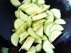 角瓜不能和什么一起吃？角瓜和什么相克？