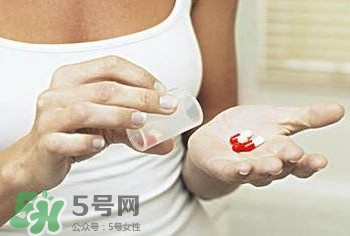 感冒藥飯前吃還是飯后吃？吃感冒藥會(huì)推遲月經(jīng)嗎？