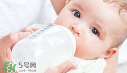 嬰幼兒奶粉為什么會(huì)有腥味 奶粉有腥味是正常的嗎？