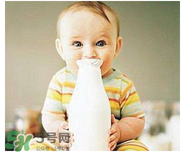 嬰幼兒奶粉為什么會(huì)有腥味 奶粉有腥味是正常的嗎？