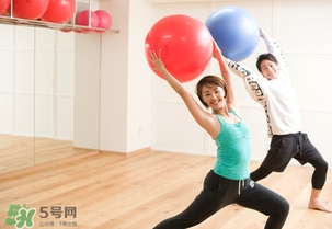 平衡球運(yùn)動可以減肥嗎 最適合拿來當(dāng)作產(chǎn)后瘦身 平衡球運(yùn)動可以減肥嗎 最適合拿來當(dāng)作產(chǎn)后瘦身