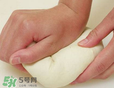 韭菜盒子用什么面粉？韭菜盒子能用高筋面粉？