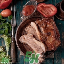 煎牛排用什么鍋?煎牛排用什么油 煎牛排用什么鍋?煎牛排用什么油