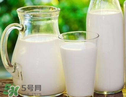 脫脂牛奶熱量高嗎？脫脂牛奶會(huì)發(fā)胖嗎