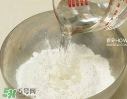 韭菜盒子用什么水和面？韭菜盒子和面用冷水還是熱水