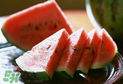 隔夜西瓜能吃嗎？吃隔夜西瓜有什么危害？