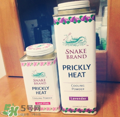 蛇牌爽身粉哪個味道好？蛇牌爽身粉有幾種味道？