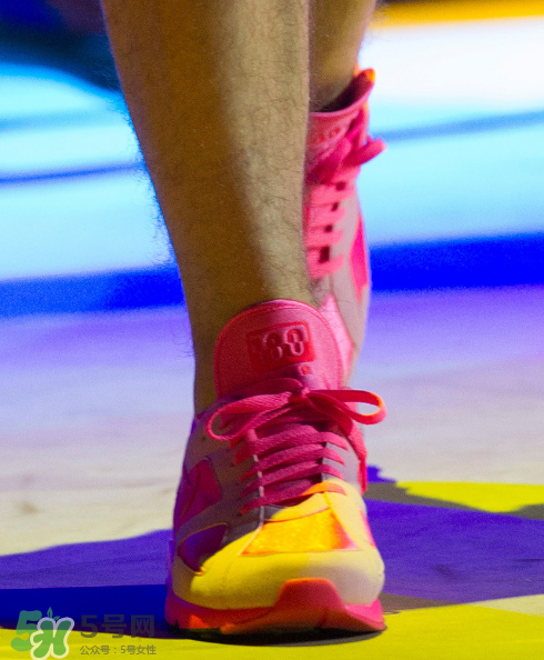 cdg與nike air max 180聯(lián)名氣墊運(yùn)動(dòng)鞋什么時(shí)候發(fā)售？