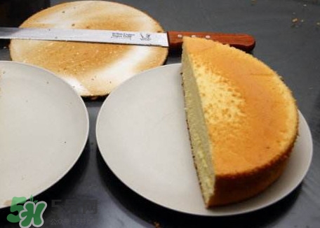 戚風(fēng)蛋糕為什么不蓬松？戚風(fēng)蛋糕不蓬松的原因