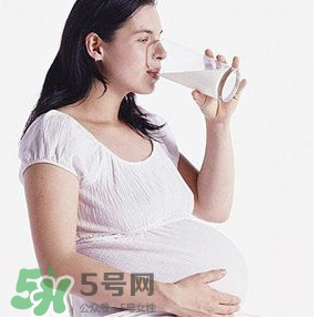 安滿和惠氏孕婦奶粉哪個(gè)好？安滿和惠氏孕婦奶粉的區(qū)別