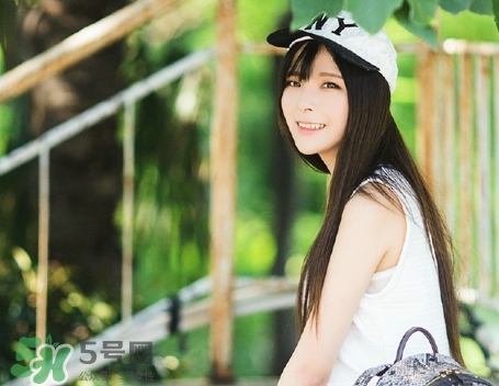 頭發(fā)打結(jié)梳不開怎么辦?頭發(fā)打結(jié)梳不通怎么辦? 頭發(fā)打結(jié)梳不開怎么辦?頭發(fā)打結(jié)梳不通怎么辦?