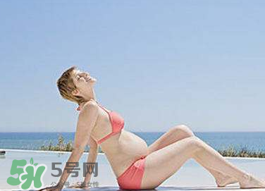 孕婦洗頭可以用護(hù)發(fā)素嗎？孕婦洗頭要不要用護(hù)發(fā)素？