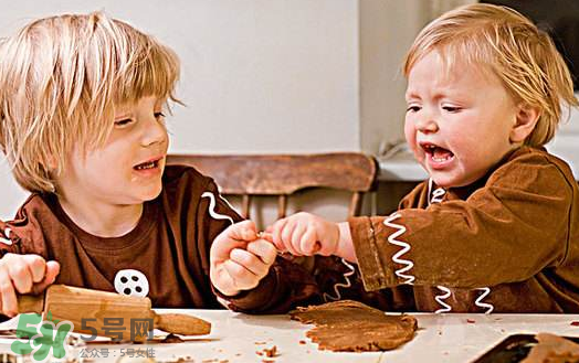 什么時候給寶寶剪指甲？寶寶多大可以剪指甲？