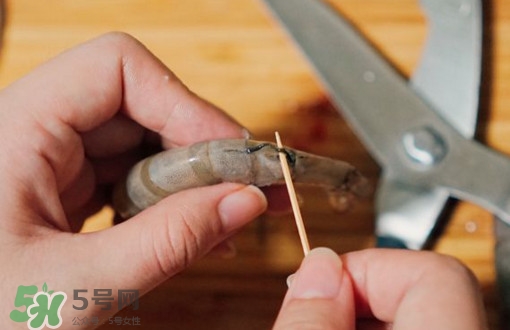 竹節(jié)蝦怎么做好吃？竹節(jié)蝦怎么去蝦線(xiàn)