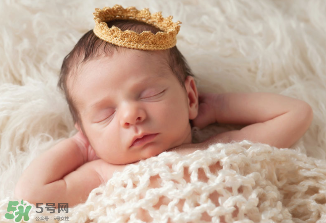 母乳喂養(yǎng)會胸下垂嗎？母乳喂養(yǎng)胸部下垂怎么辦？