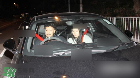 余文樂首曬女友美照 余文樂女朋友是誰？