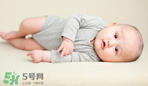 女寶寶洗澡注意些什么？女寶寶洗澡的特殊要求