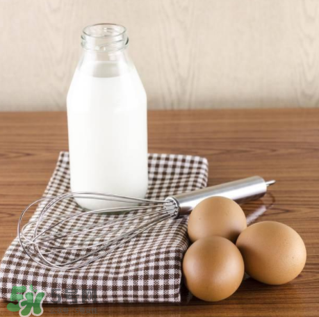 氨基酸奶粉與深度水解奶粉的區(qū)別 氨基酸奶粉與深度水解奶粉哪個好？